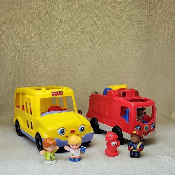 Fisher-Price Helping Others Fire Truck And School Bus Plus Figures - Picture 1 of 12